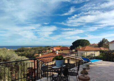 Trilocale con terrazzo vista mare
